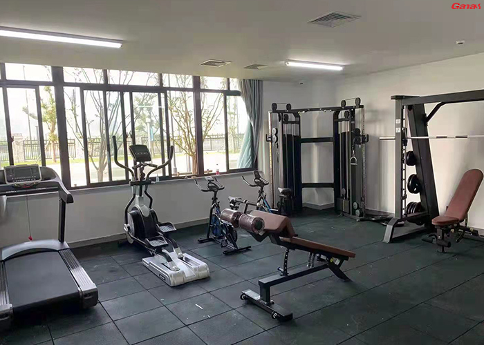 华东师范大学盐城实验学校健身房